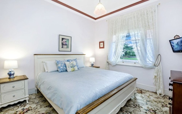 River Charm Cottage – Guest Rooms – Port Fairy