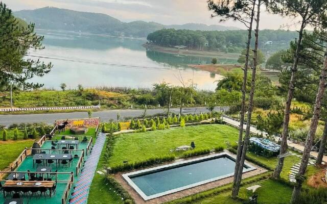 Romeo  Juliet Dalat Resort