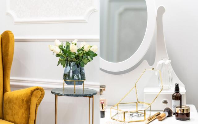 Main Square Apartments