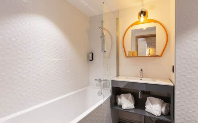 Hotel Base Camp Lodge