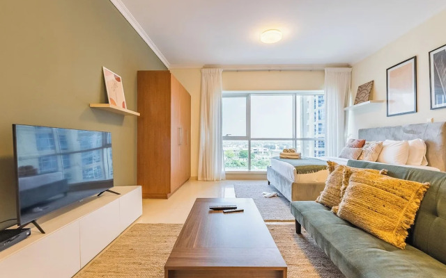Chic Studio Retreat in Vibrant JLT