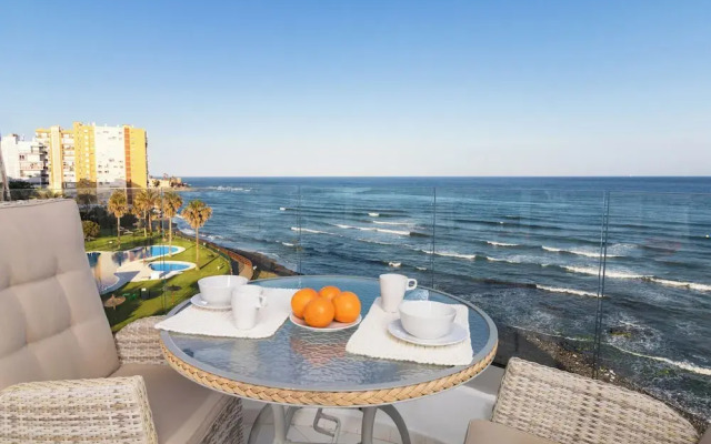 1 Line Beachfront Apartment With Stunning sea View