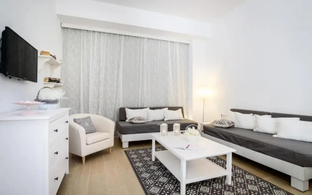 Matina Pefkos ApartHotel