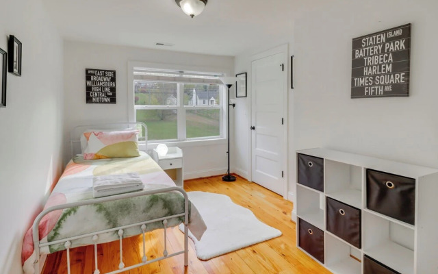 Warrenton Gem: Walk to Downtown!