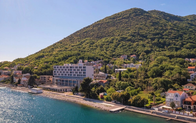 Seafront Haven Darka