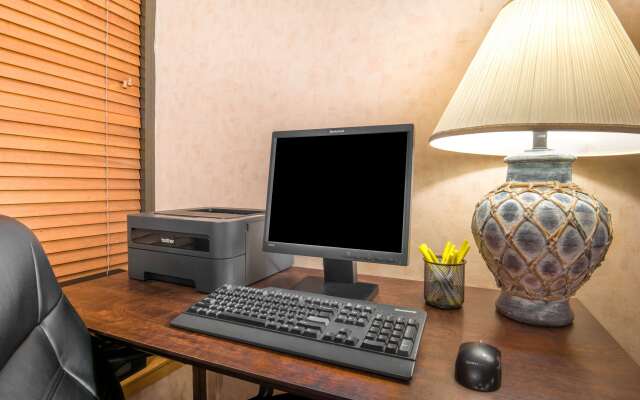 Days Inn & Suites by Wyndham Albuquerque North