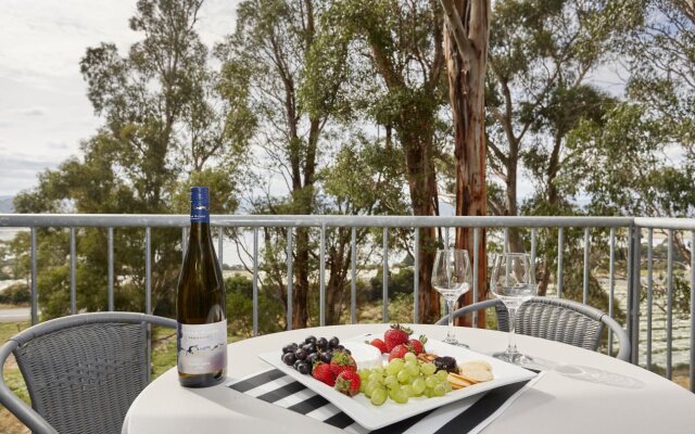 River Vineyard Retreat