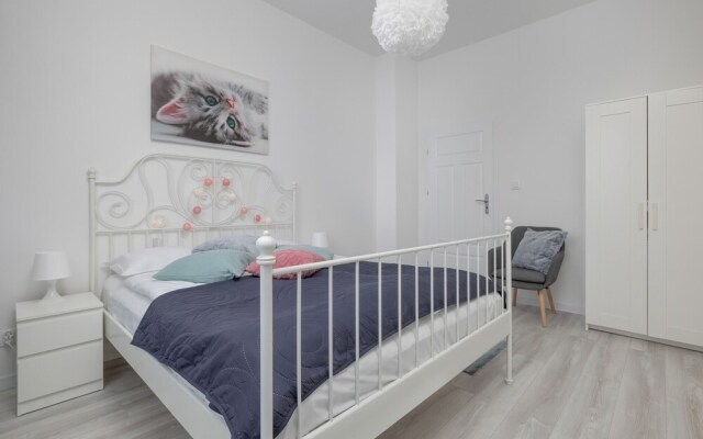 Spacious Grunwaldzka 77 by Renters