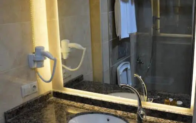 Hotel Grand Plus
