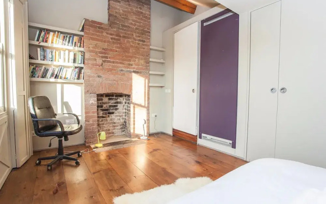 Spacious 2 Bedroom House With Garden