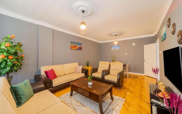 Central Flat Close to the Beach in Muratpasa