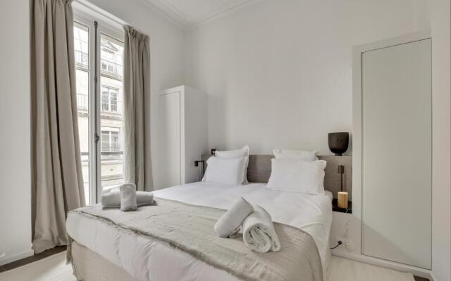 Modern Apt 3bdr/3bath - Louvre Museum/Tuileries