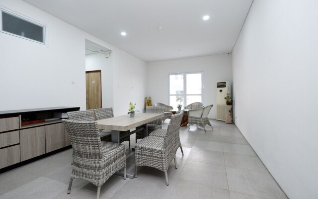 Jebres House Syariah by OYO Rooms