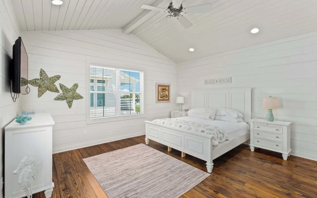 Dauphin Beach House 3 Bedroom & Pool