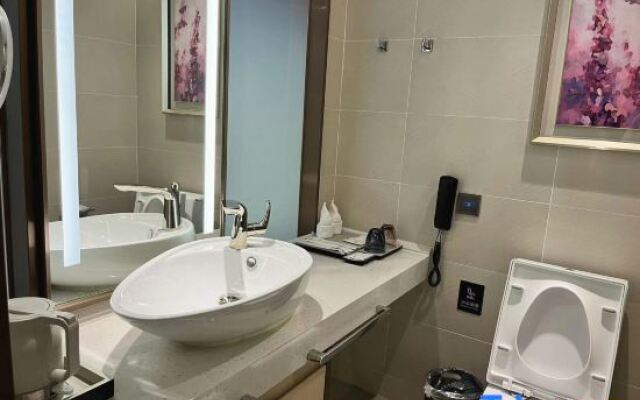 Yuyue E-sports Hotel (Yantang Tianpingjia Subway Station Branch)