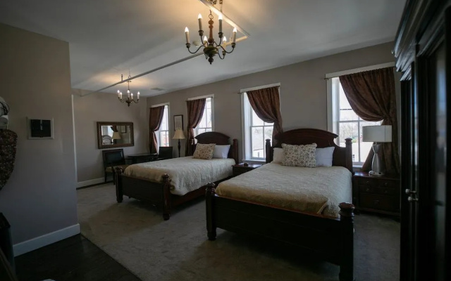 Nauvoo Temple House Hotel