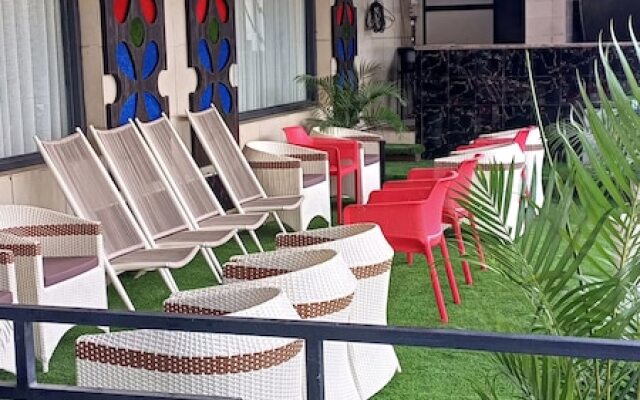 Platinum Cocotiers Hotel