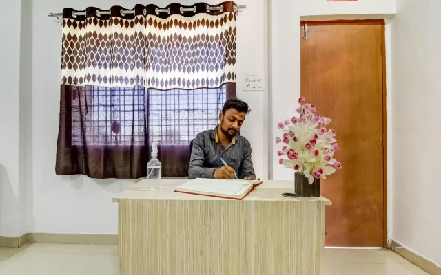 The Highway Inn by OYO Rooms