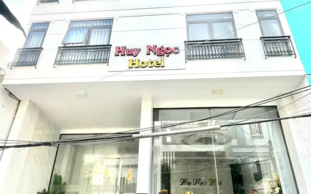 OYO 1180 Huy Ngoc Hotel