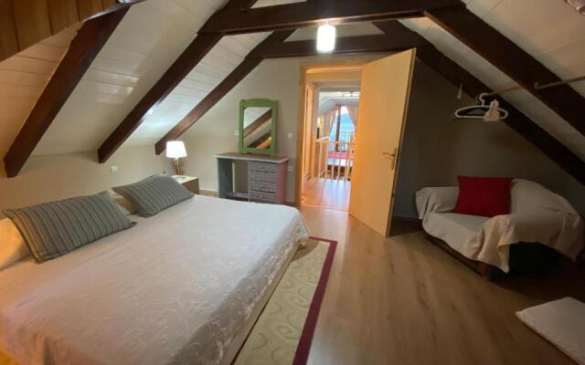 Themis apartment
