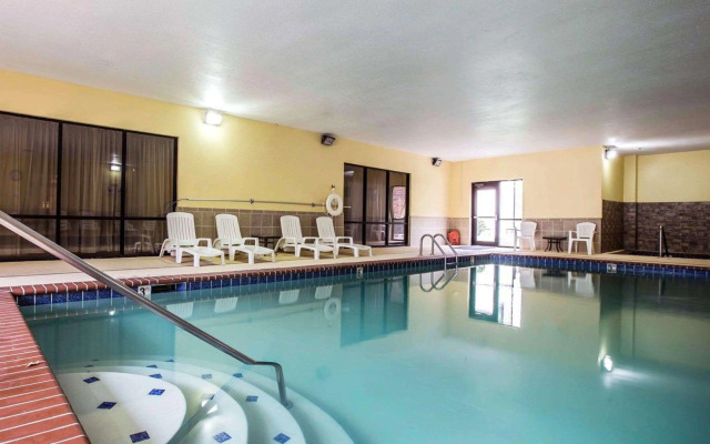 Comfort Inn & Suites