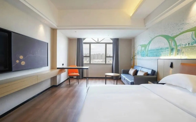 yi xuan hotel - bus station