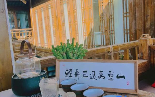 Lijiang Ancient City Xishan Tea House Inn