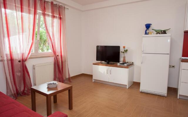 Dekanic D. - Two Bedroom