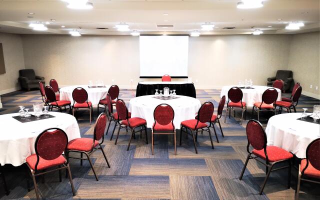 Holiday Inn Express & Suites Surrey by IHG
