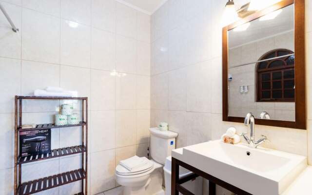 Beautiful 3br2 5BA Villa w Pool Close 2 Baby Beach