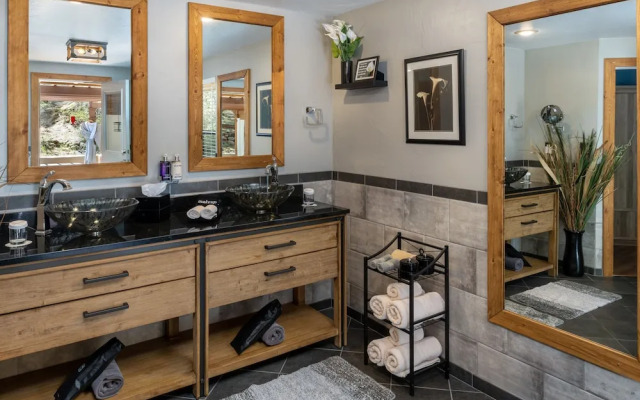 Sheridan House Inn - Adult Only