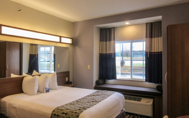 Quality Inn & Suites Caldwell I-77