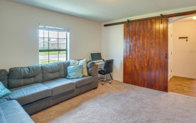 Tavares Retreat w/ Covered Patio & Private Yard