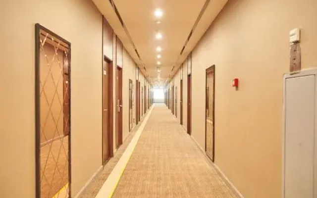 Home Ease Hotel (Longhua Xingzhou Plaza Store)