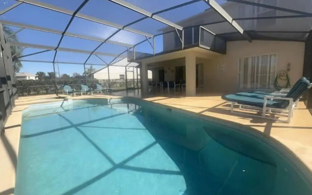 South Facing W/ Private Pool & Spa