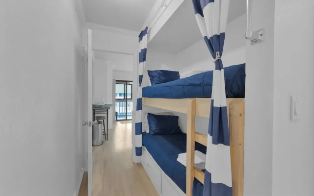 Beachy Days Escape - Cozy Haven Steps From Beach!