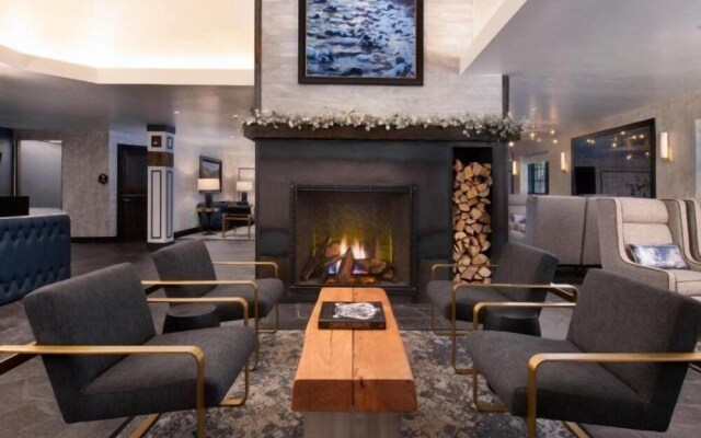 Vail Village Hotel Room With 2 Queens