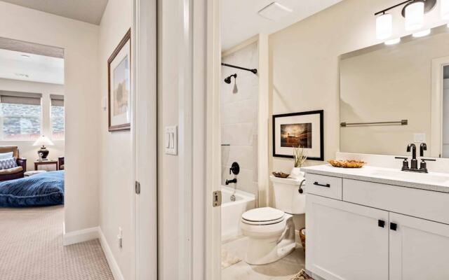 Blackbird 5 Bedroom Home