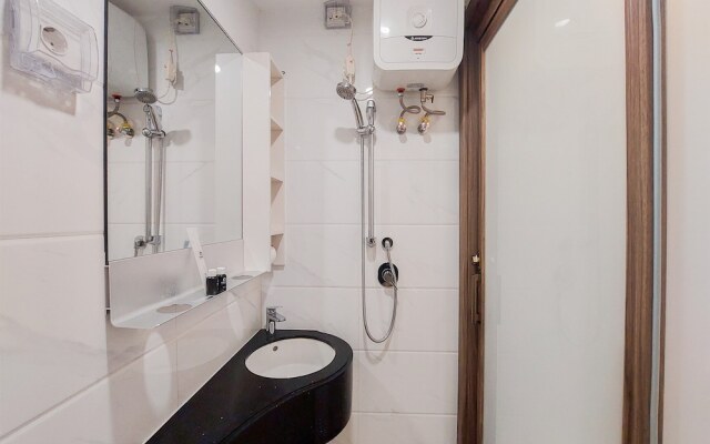 Cozy Living And Tidy Studio Sky House Bsd Apartment