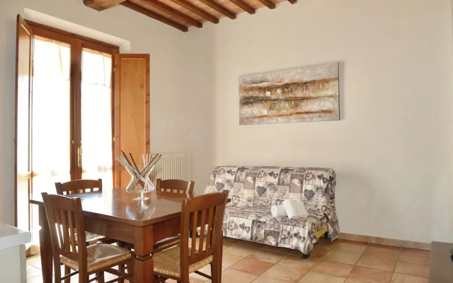 Resort with pool in Riparbella