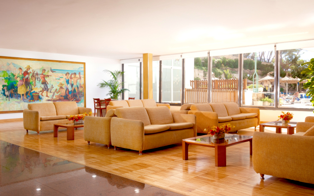 Отель Vibra Beverly Playa