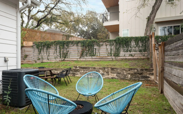 McConaughey Mansion 6th Street     5 min Drive, Austin