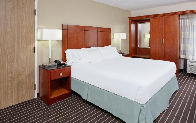 Holiday Inn Express Hampton - Coliseum Central, an IHG Hotel