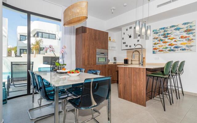 Stylish Villa 2018,Pool,3B.R.Wifi,Netflix