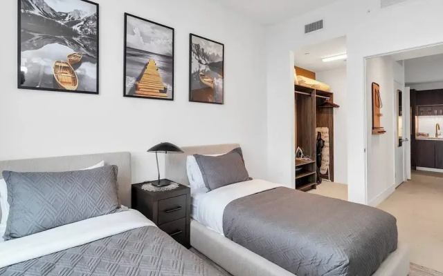 3BR Penthouse Direct, Stunning Water Views