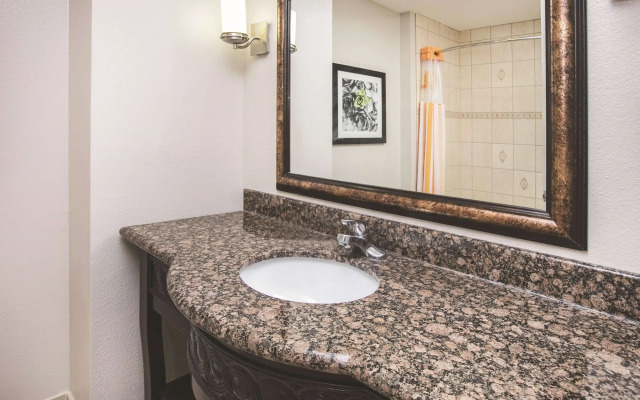 Baymont by Wyndham Dallas South-DeSoto