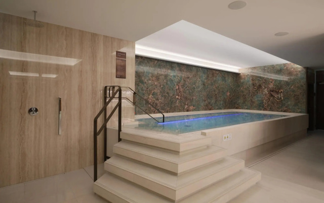 Iceland Parliament Hotel, Curio Collection By Hilton