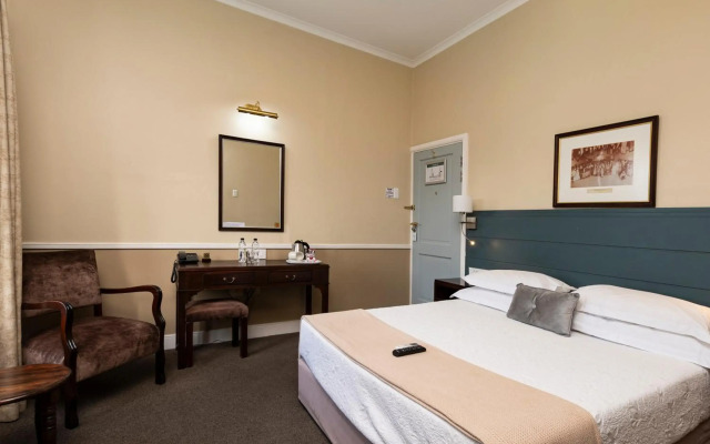 Queen’s Hotel by BON Hotels