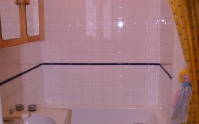 Appartement Le Pleynet, 1 pièce, 4 personnes - FR-1-557A-15