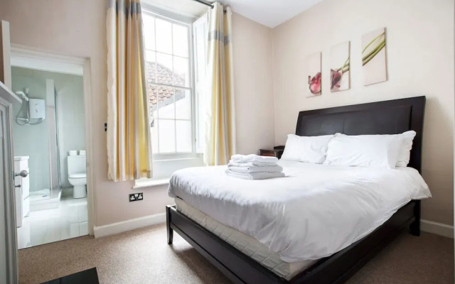 Elegant Georgian Apartment Near Clifton Village